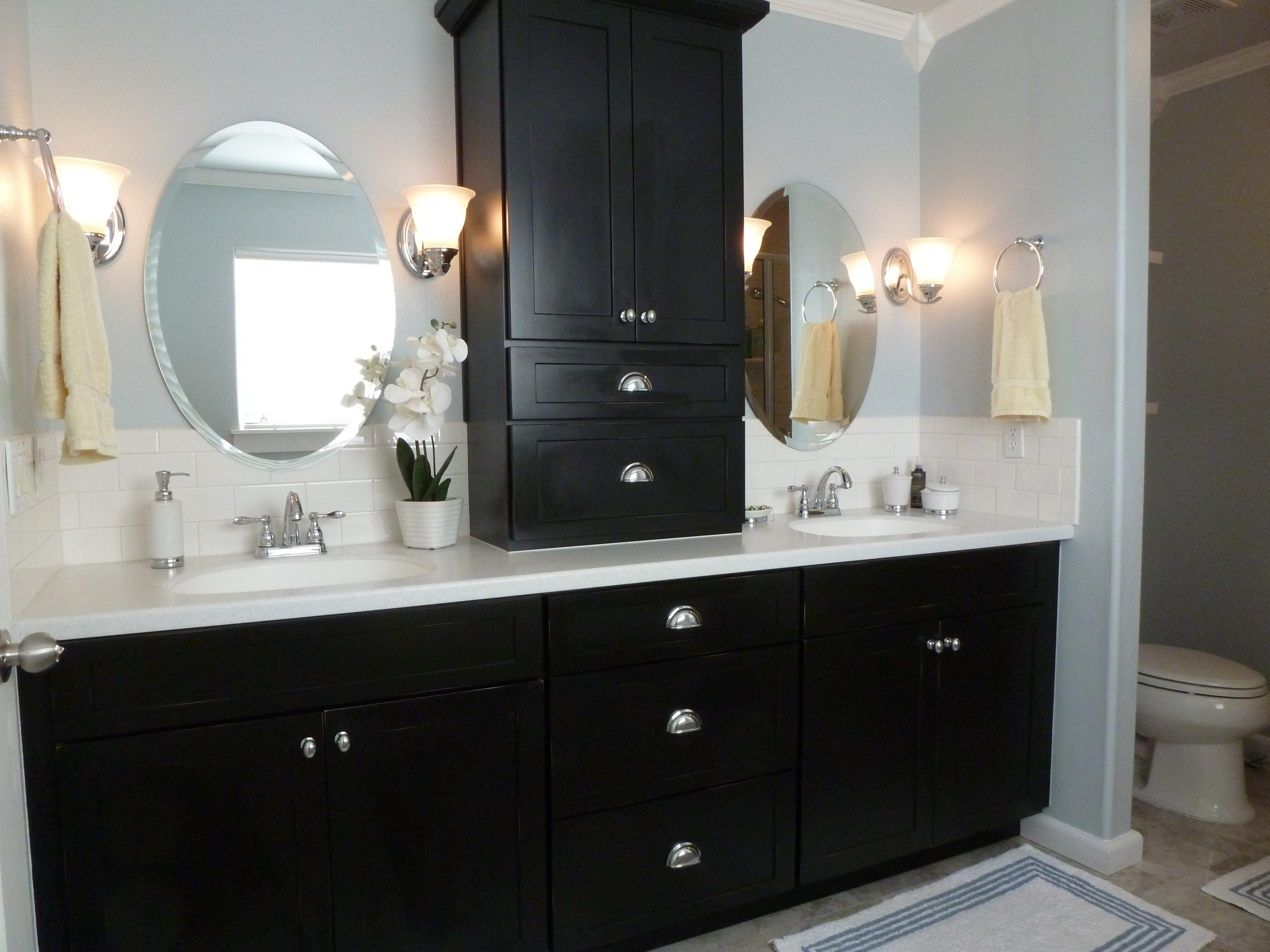 HOW TO DESIGN A LUXURY BATHROOM WITH BLACK CABINETS (5)