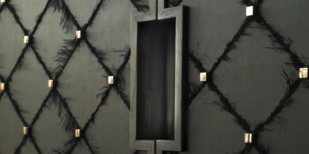 Modern Black Cabinets for A Moody Interior ft