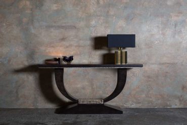 Luxury Consoles To Complement Your Entryway