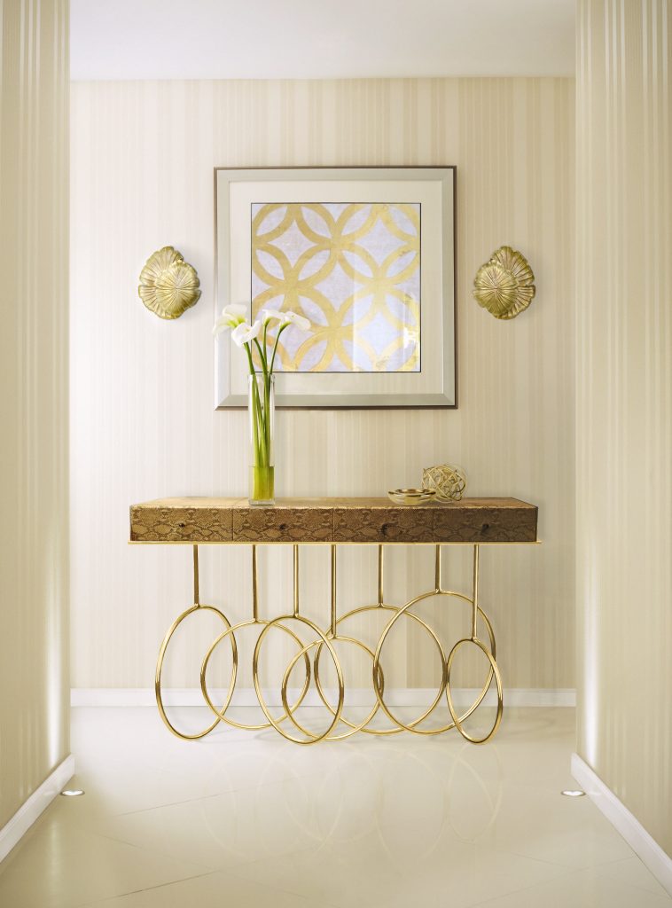Luxury Consoles To Complement Your Entryway